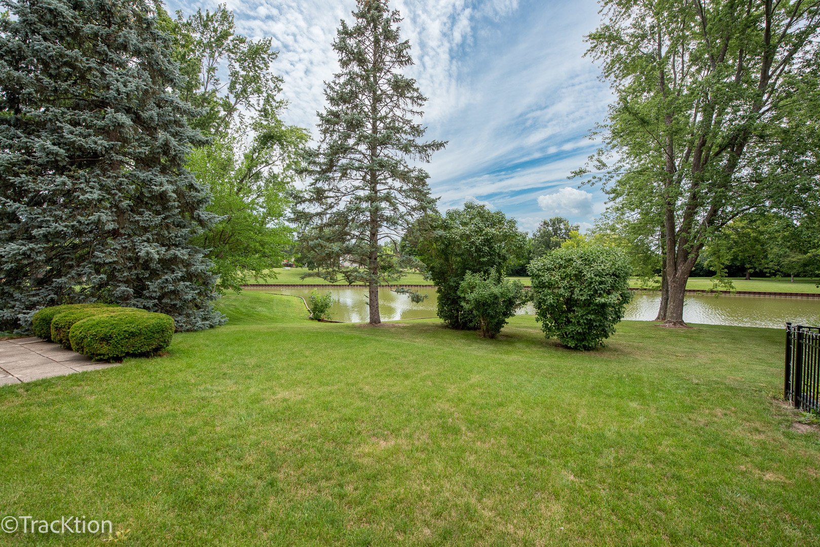 121 N Walnut Lane, Schaumburg, IL 60194