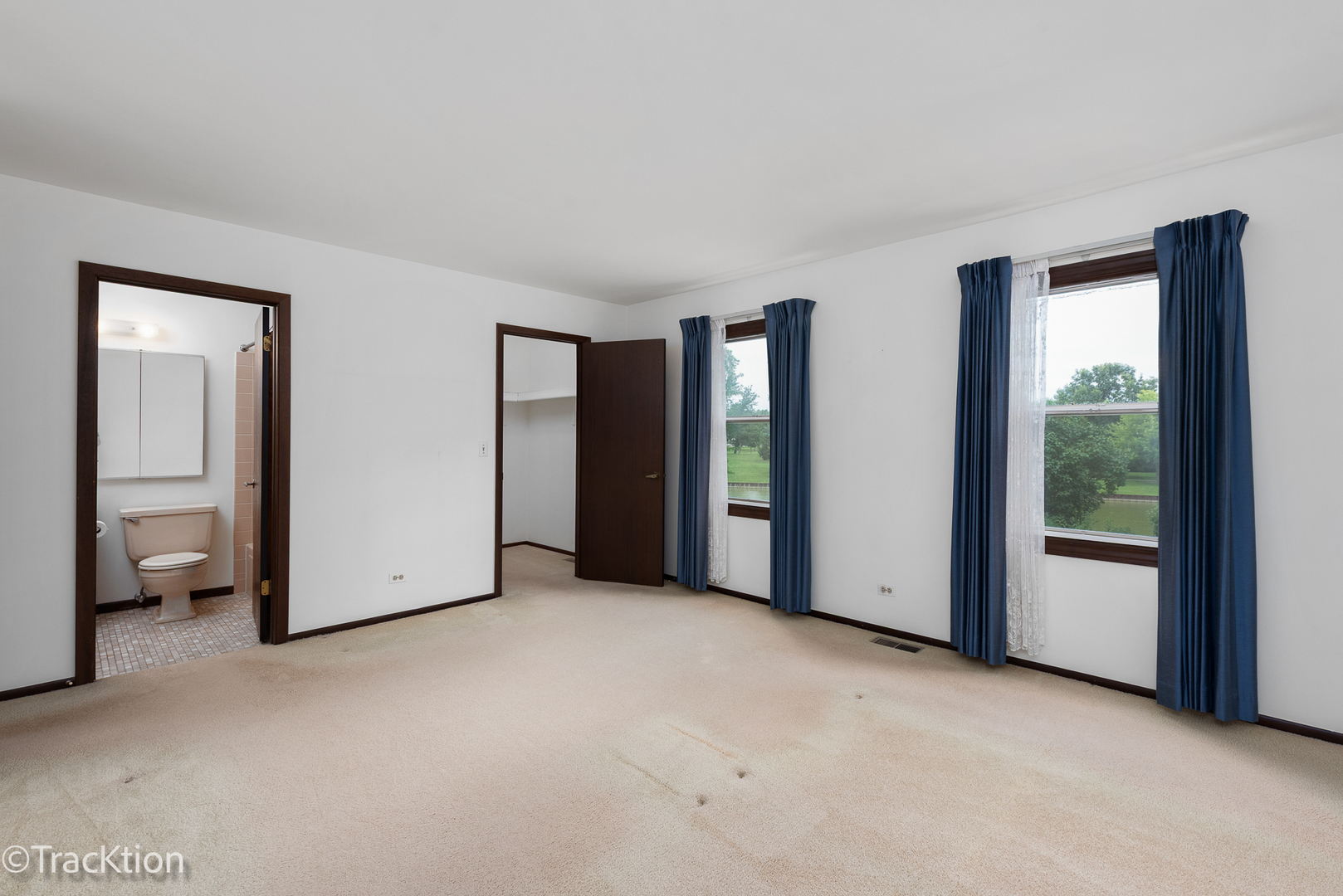 121 N Walnut Lane, Schaumburg, IL 60194