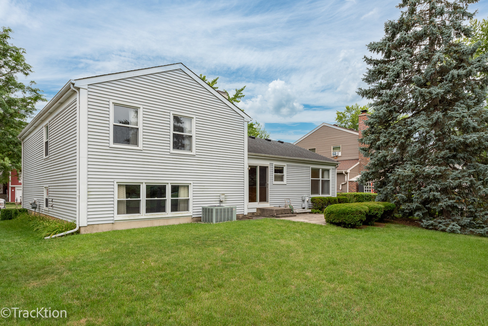 121 N Walnut Lane, Schaumburg, IL 60194