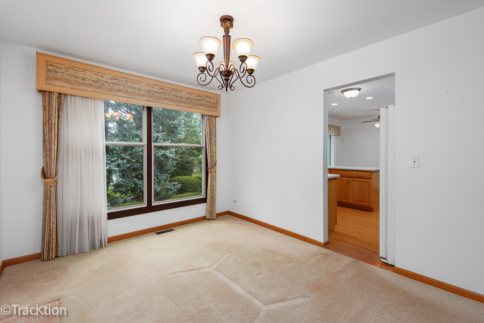 121 N Walnut Lane, Schaumburg, IL 60194