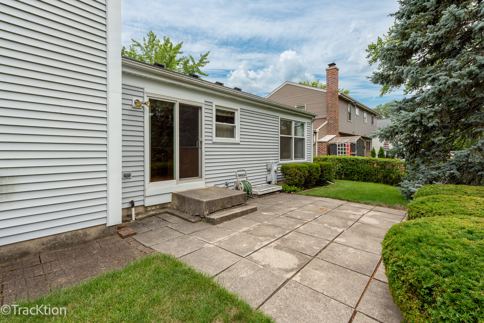 121 N Walnut Lane, Schaumburg, IL 60194