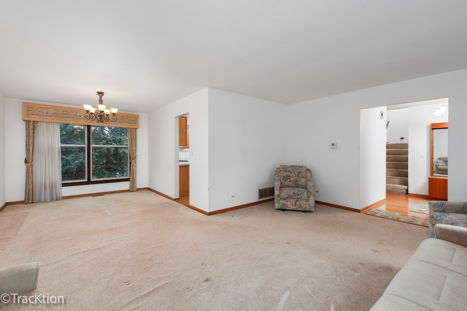 121 N Walnut Lane, Schaumburg, IL 60194