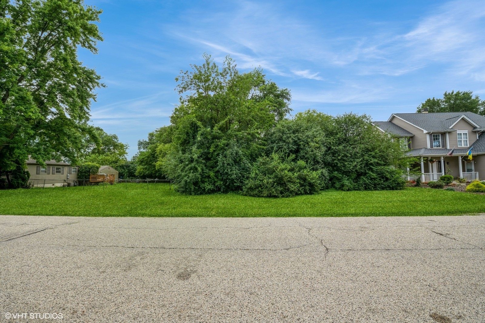 5511 Greenview Road, Oakwood Hills, IL 60013