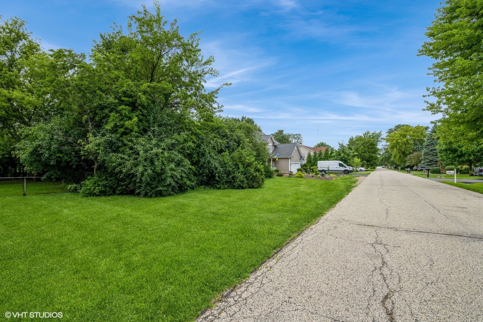 5511 Greenview Road, Oakwood Hills, IL 60013