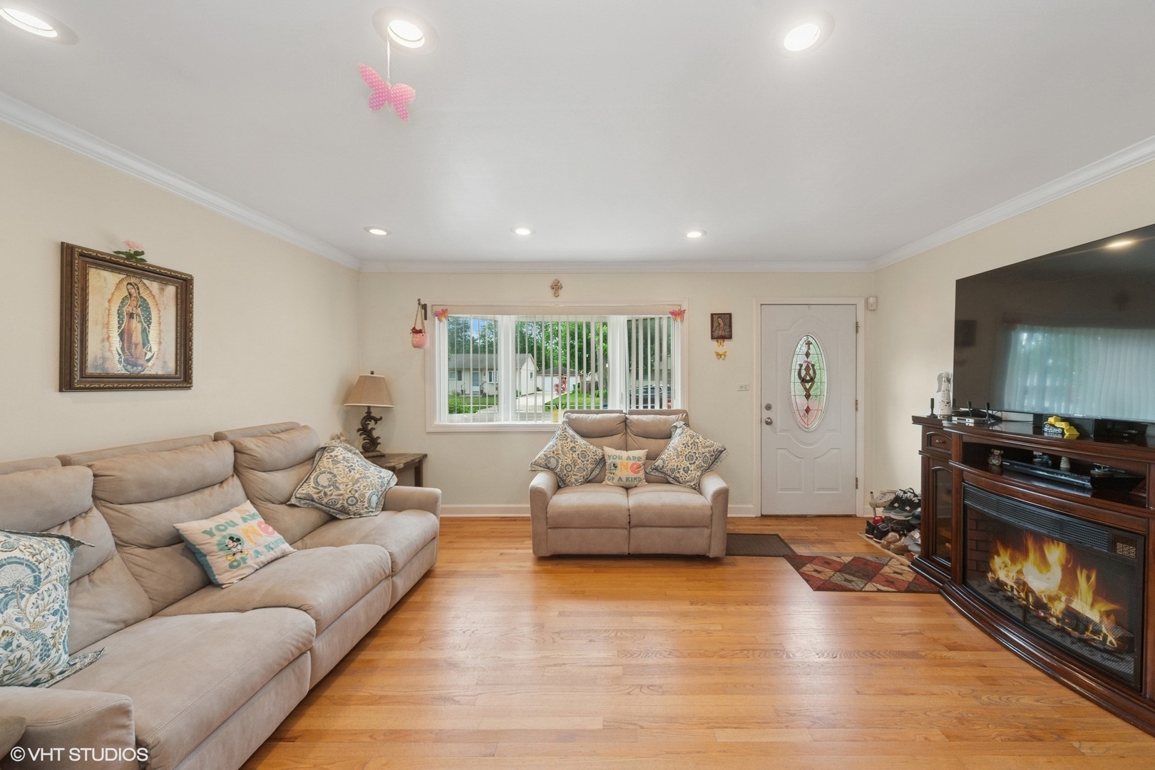 908 N Norman Lane, Wheeling, IL 60090