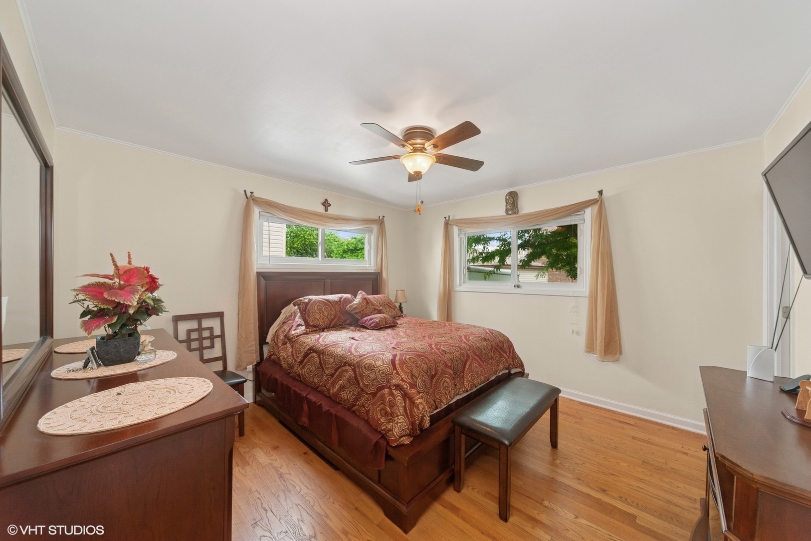 908 N Norman Lane, Wheeling, IL 60090