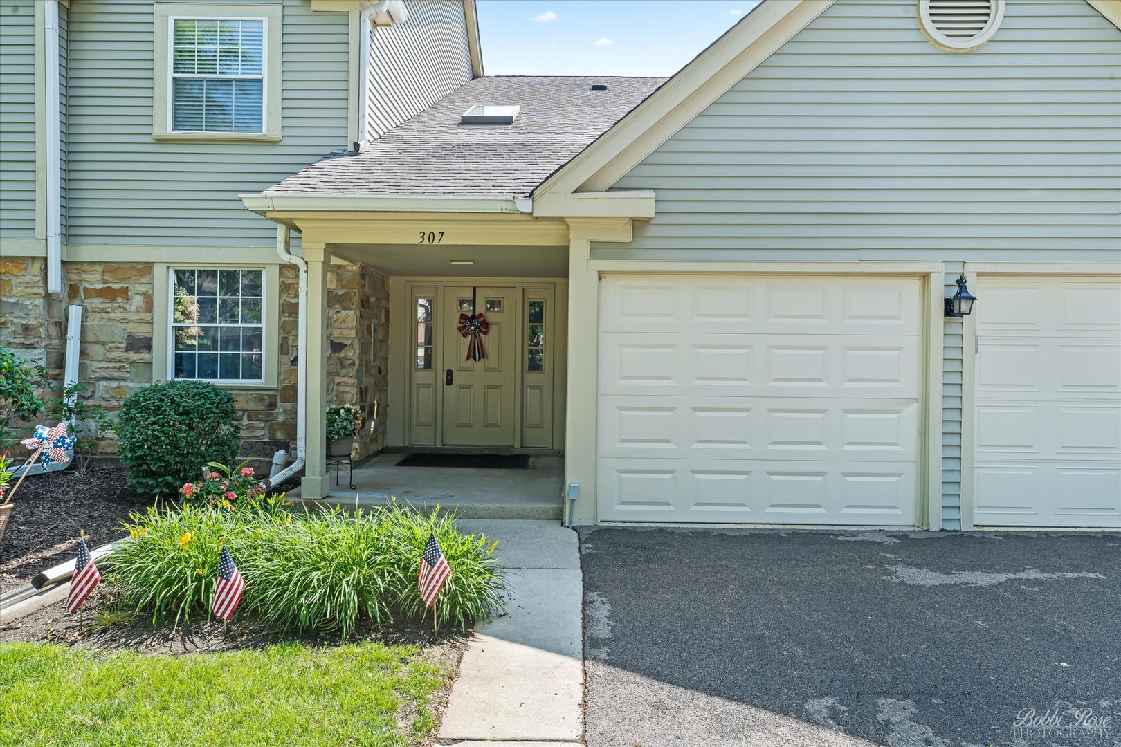 307 Glasgow Lane #V2, Schaumburg, IL 60194