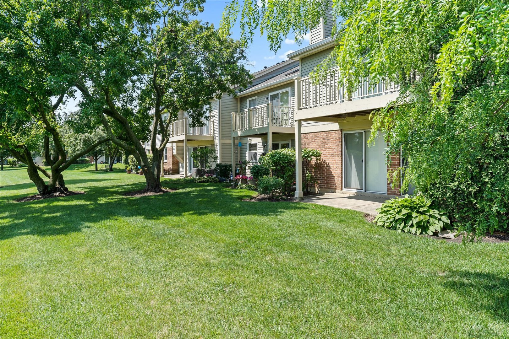 307 Glasgow Lane #V2, Schaumburg, IL 60194