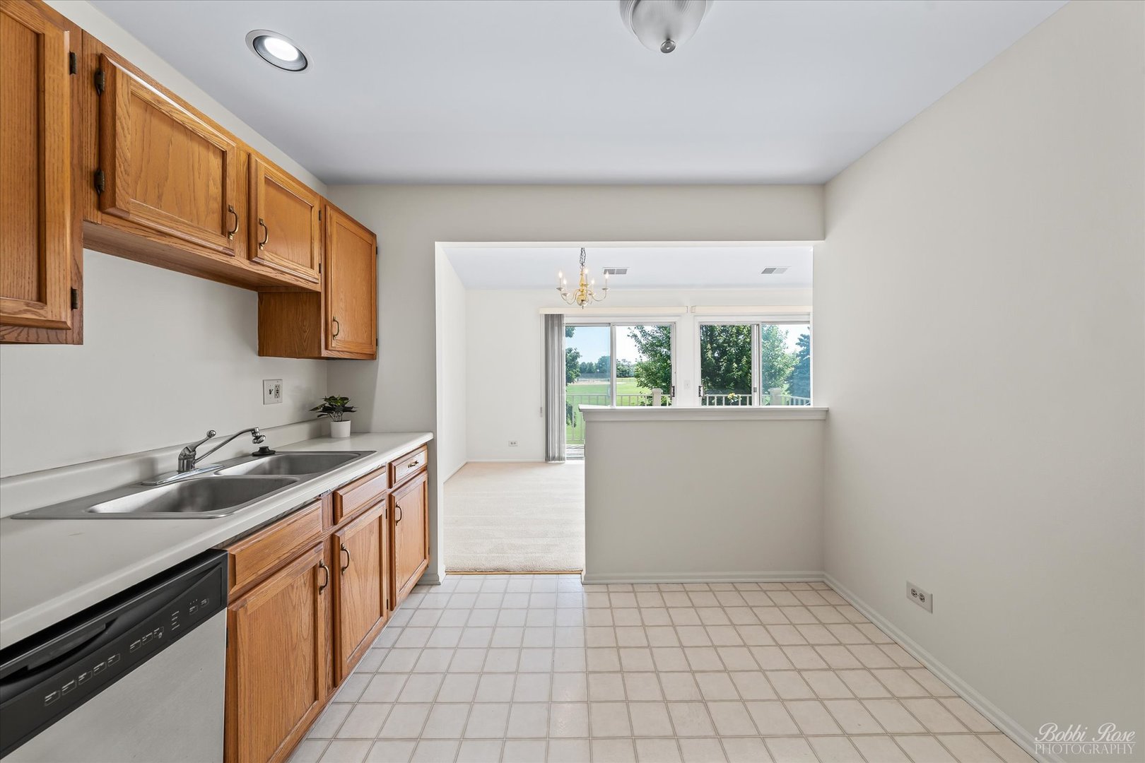 307 Glasgow Lane #V2, Schaumburg, IL 60194