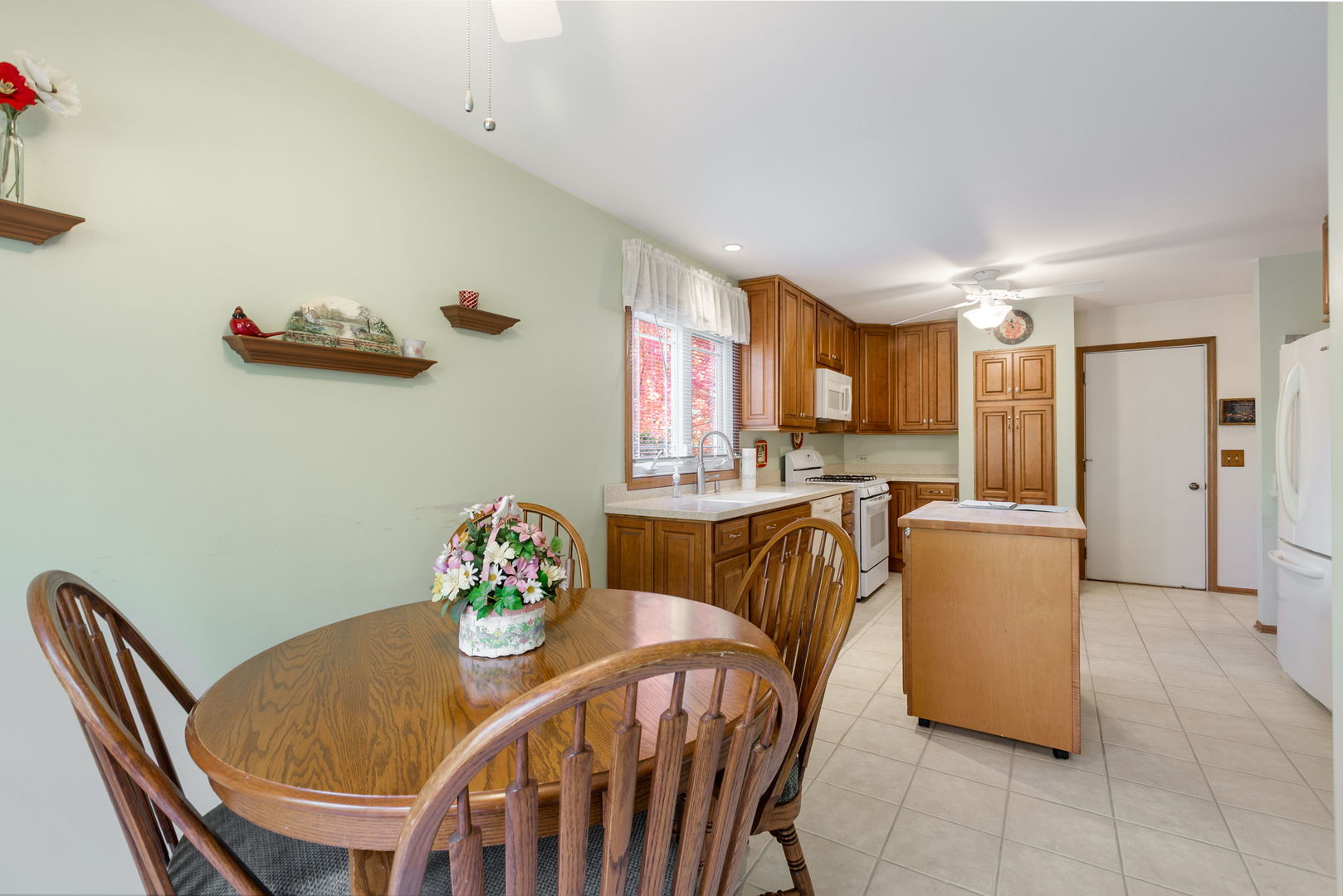 6068 Morningside Court, Gurnee, IL 60031