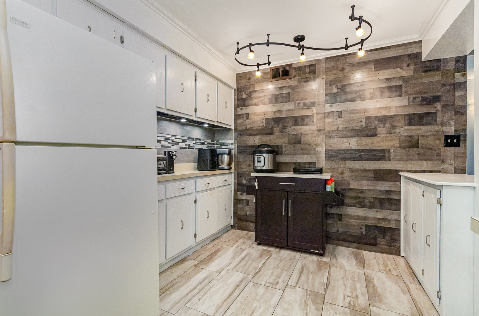 10355 Menard Avenue #216, Oak Lawn, IL 60453