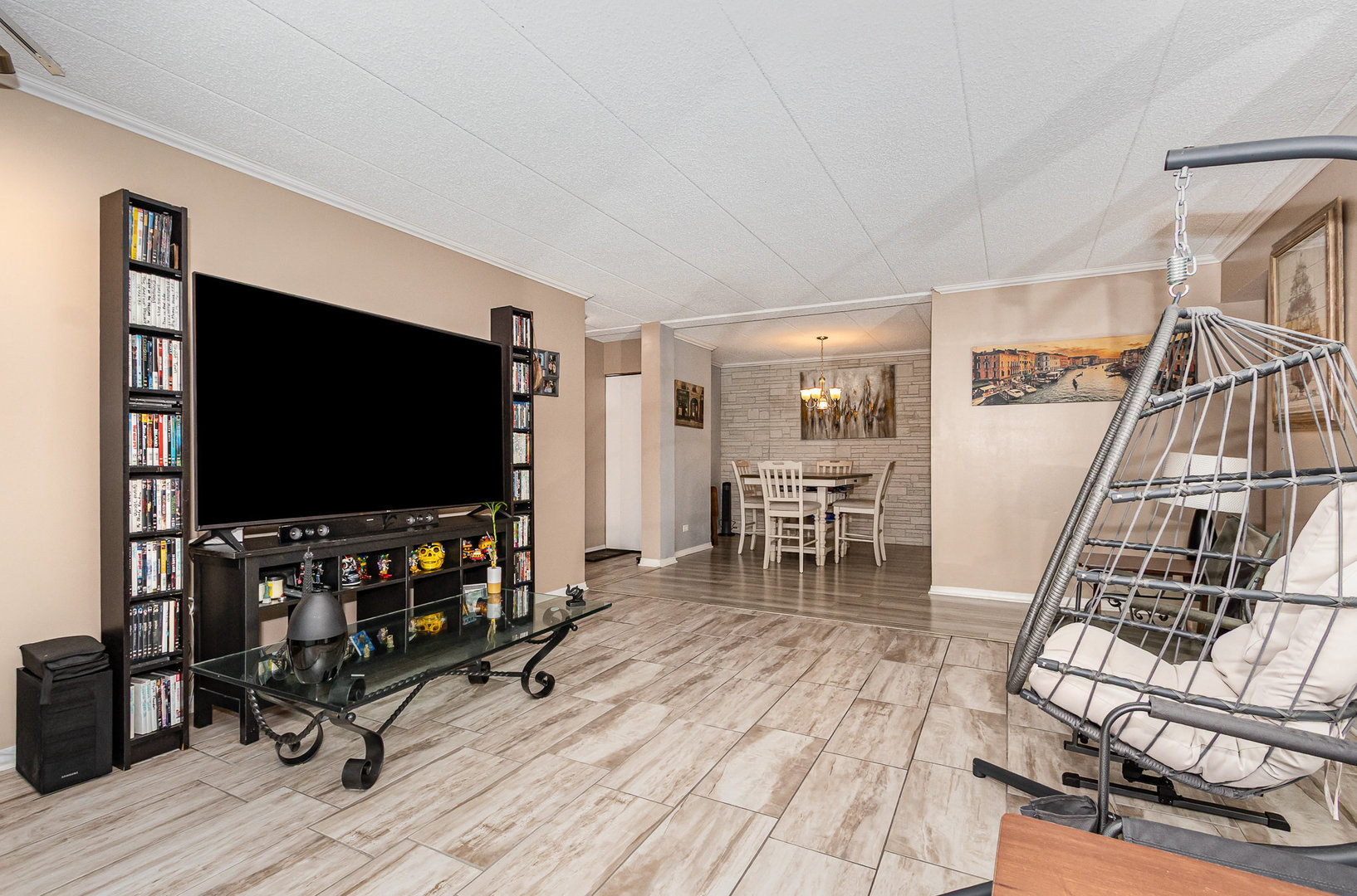 10355 Menard Avenue #216, Oak Lawn, IL 60453