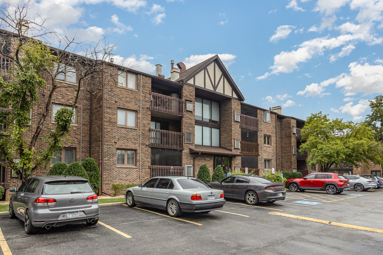 10355 Menard Avenue #216, Oak Lawn, IL 60453