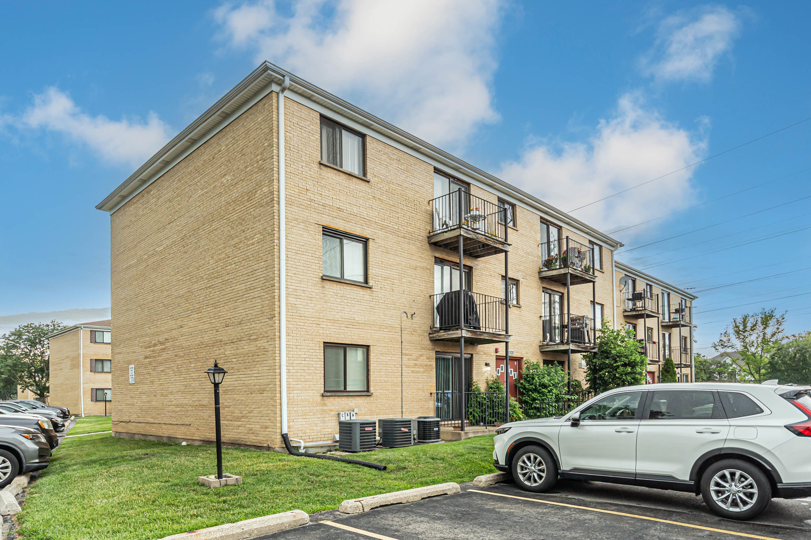 9310 Hamilton Court #A, Des Plaines, IL 60016