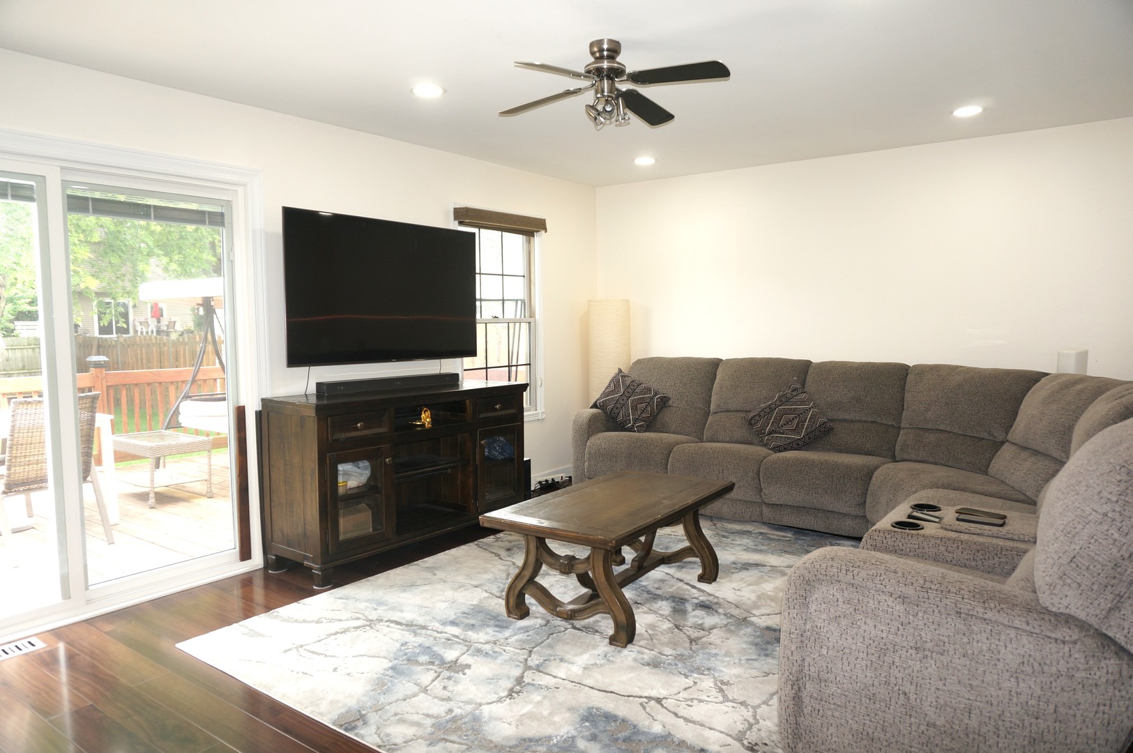 1851 Longboat Drive, Elk Grove Village, IL 60007