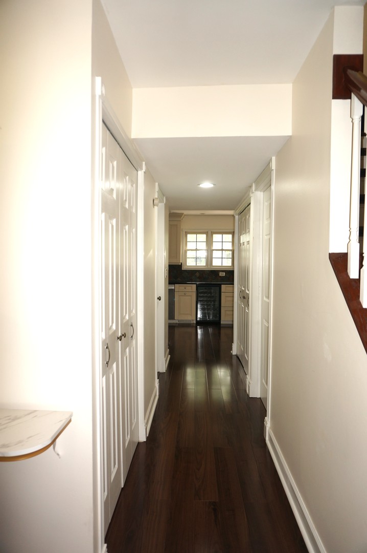 1851 Longboat Drive, Elk Grove Village, IL 60007