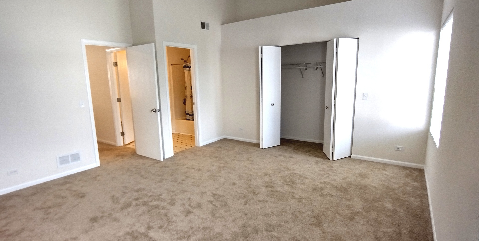 925 Mesa Drive, Lake In The Hills, IL 60156