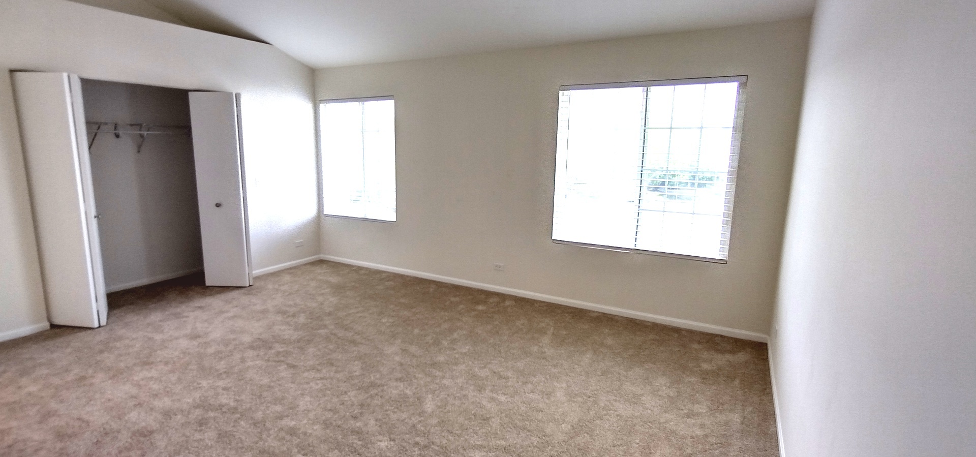 925 Mesa Drive, Lake In The Hills, IL 60156