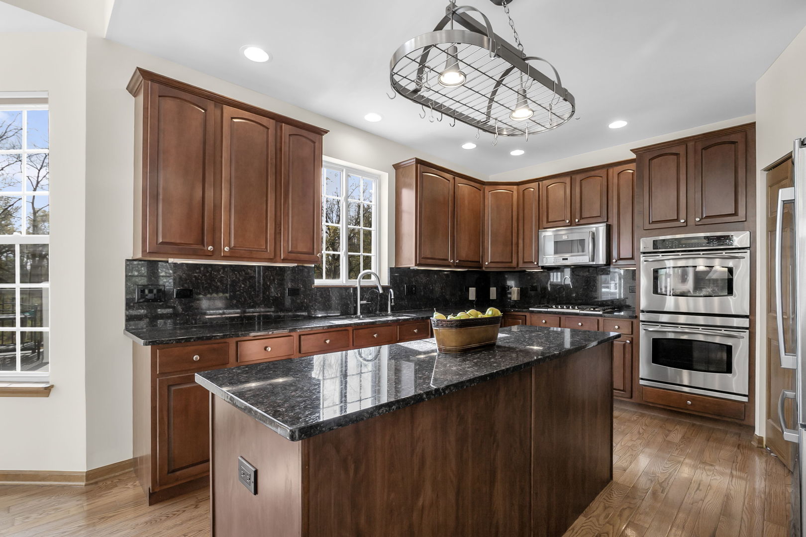 865 Sterling Heights Drive, Antioch, IL 60002