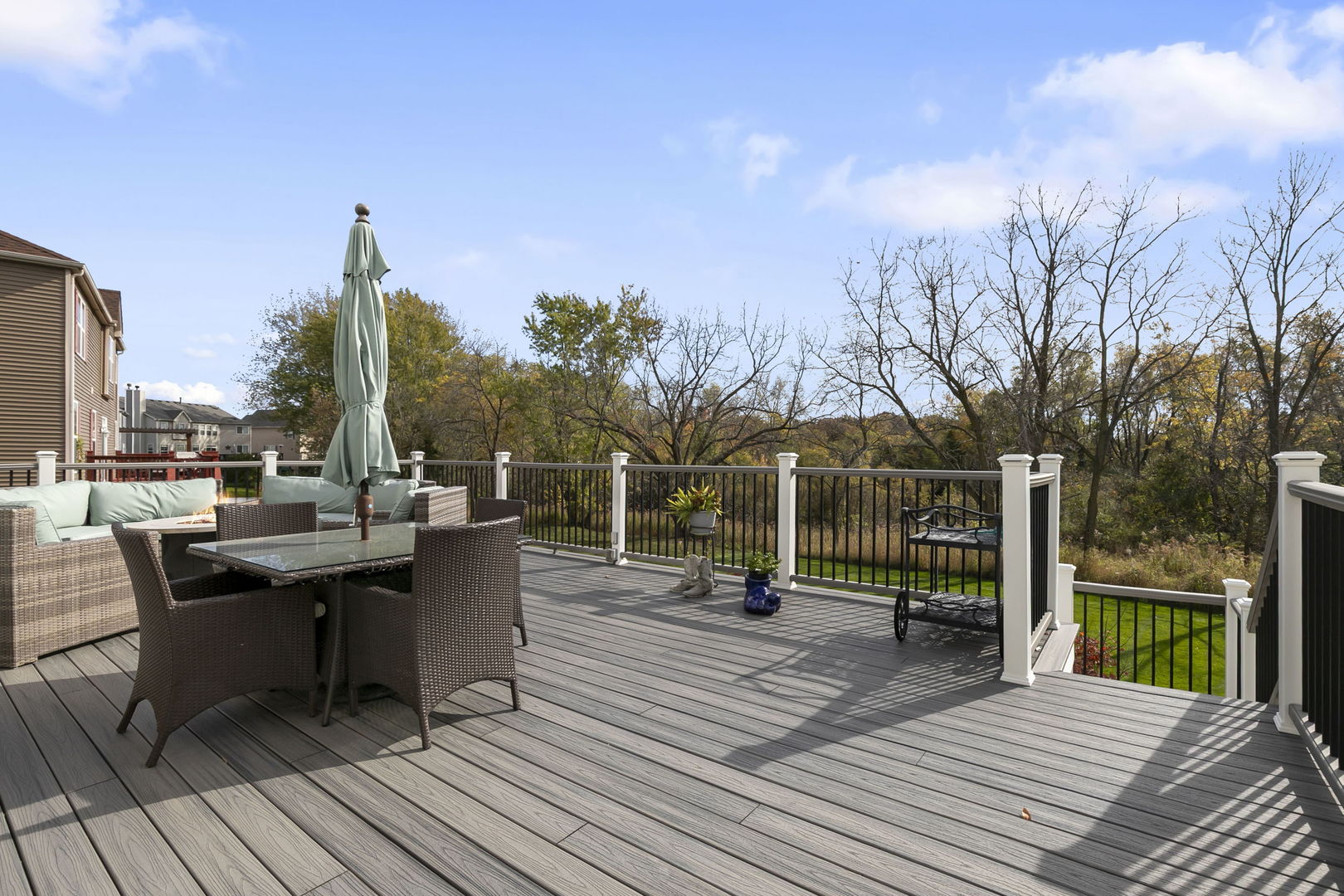 865 Sterling Heights Drive, Antioch, IL 60002