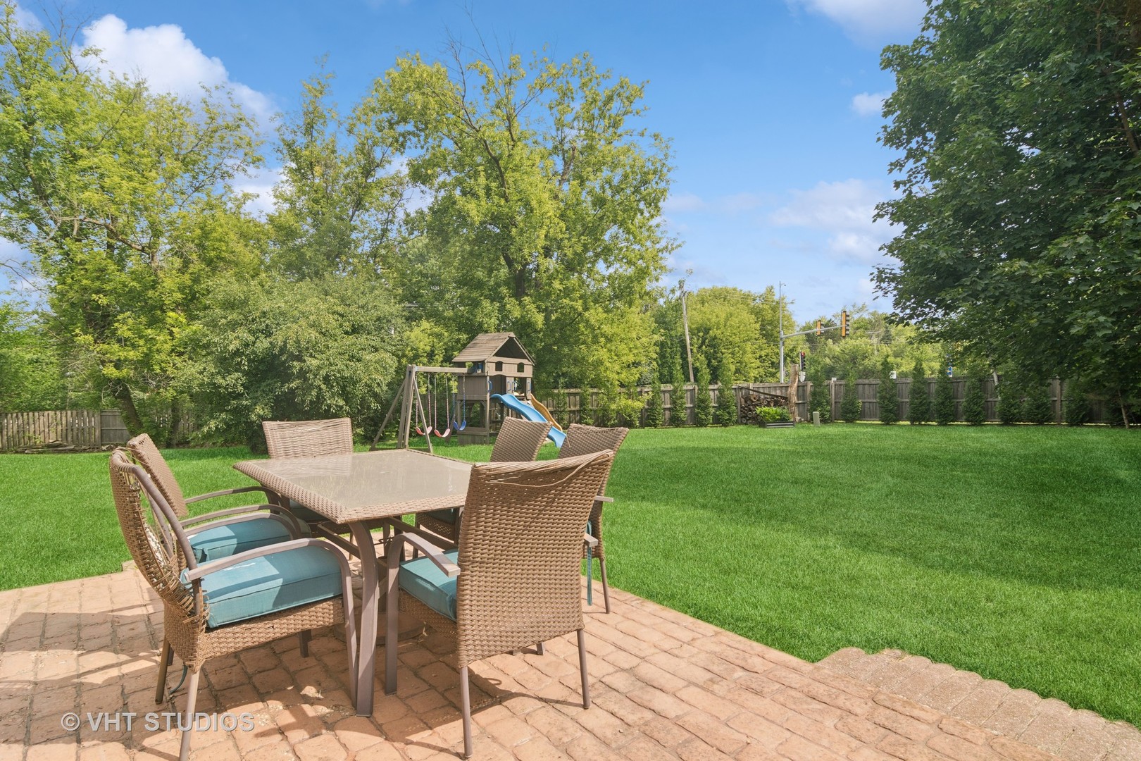 101 Tudor Drive, Barrington, IL 60010