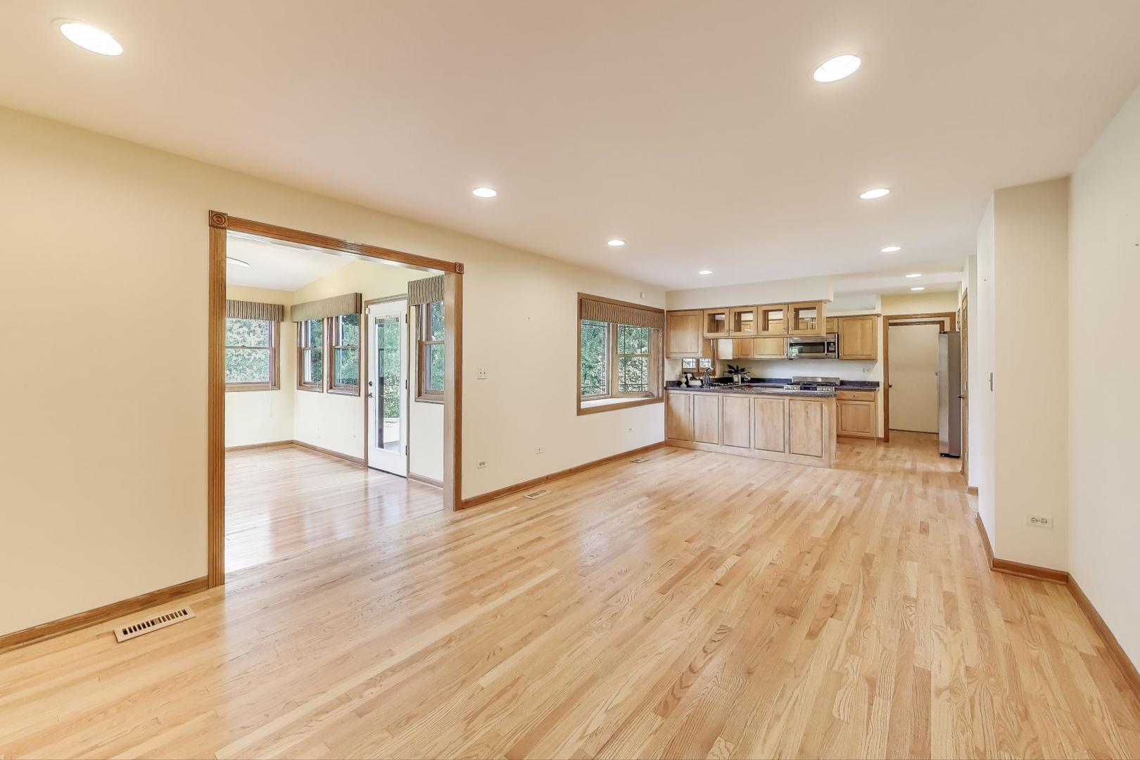 1601 Saddle Hill Road, Green Oaks, IL 60048