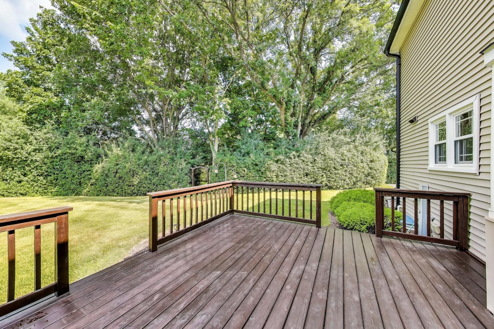 1601 Saddle Hill Road, Green Oaks, IL 60048