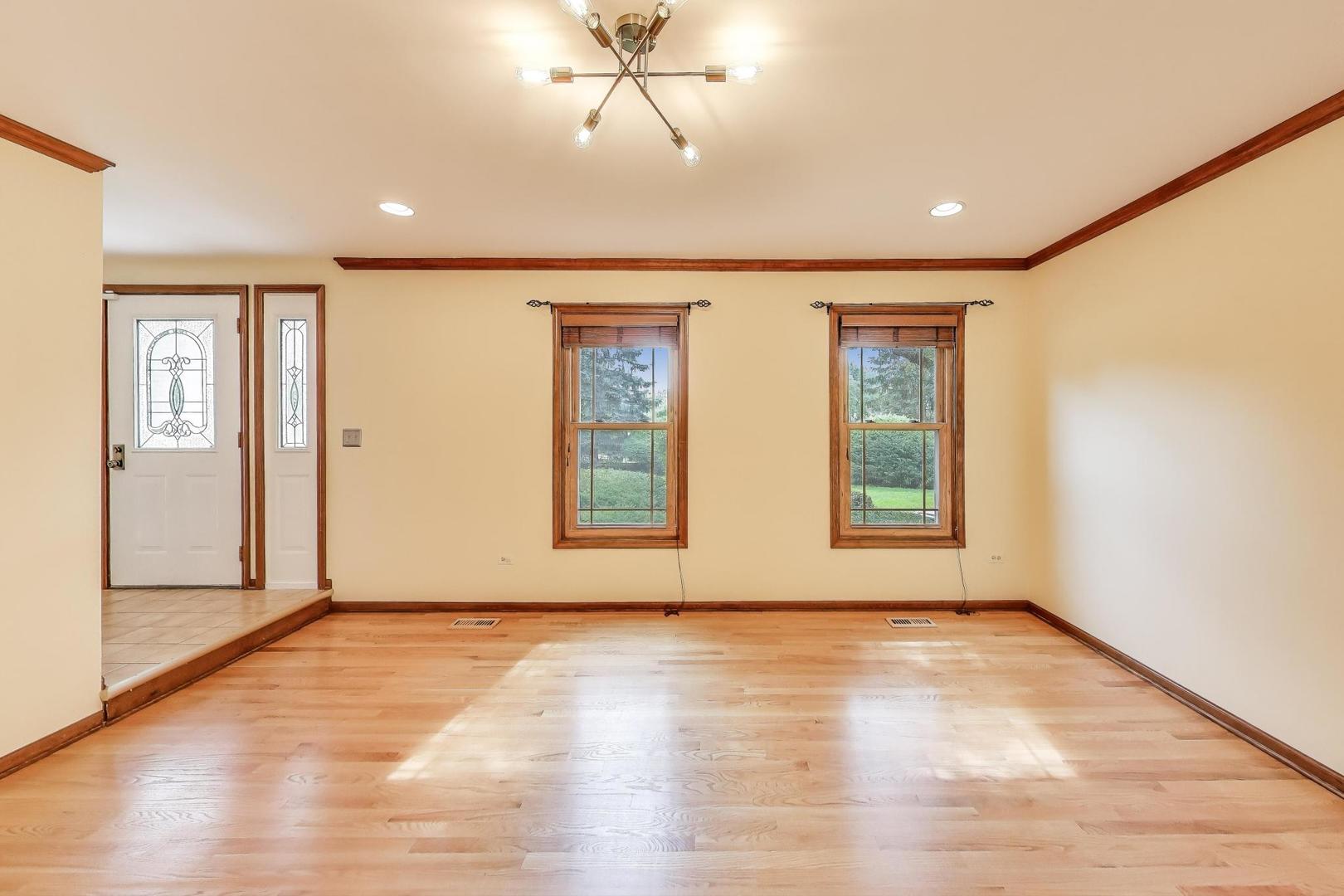 1601 Saddle Hill Road, Green Oaks, IL 60048