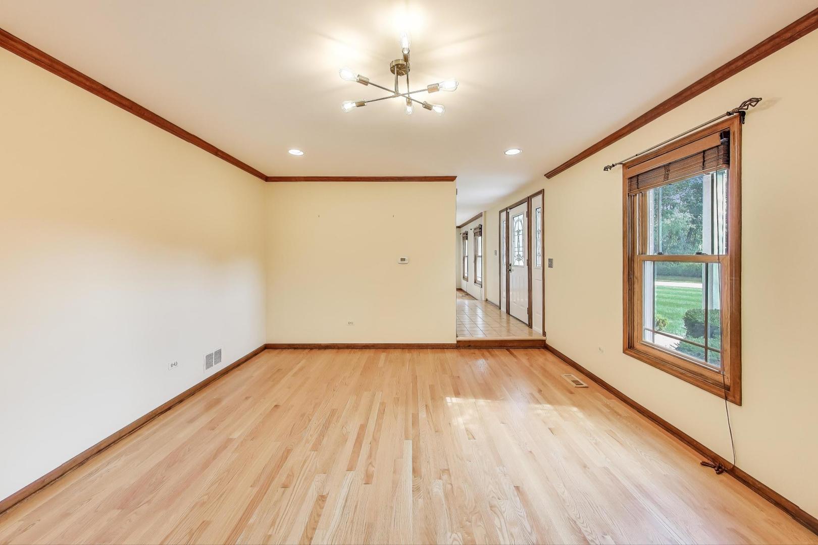 1601 Saddle Hill Road, Green Oaks, IL 60048