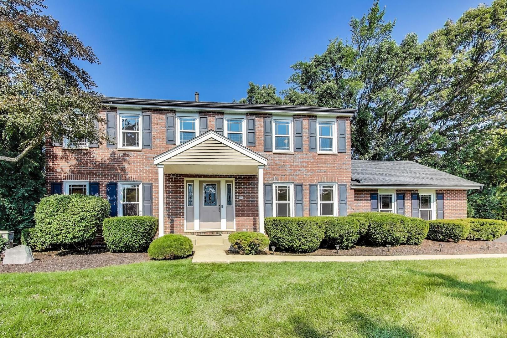 1601 Saddle Hill Road, Green Oaks, IL 60048