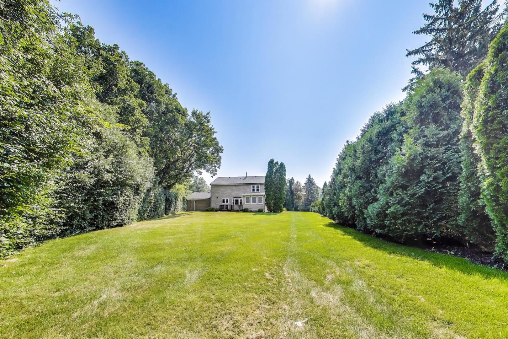 1601 Saddle Hill Road, Green Oaks, IL 60048