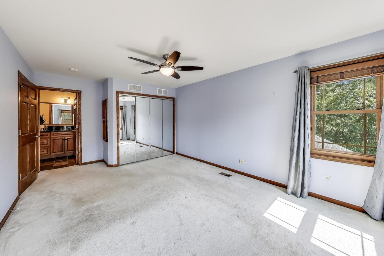 1601 Saddle Hill Road, Green Oaks, IL 60048