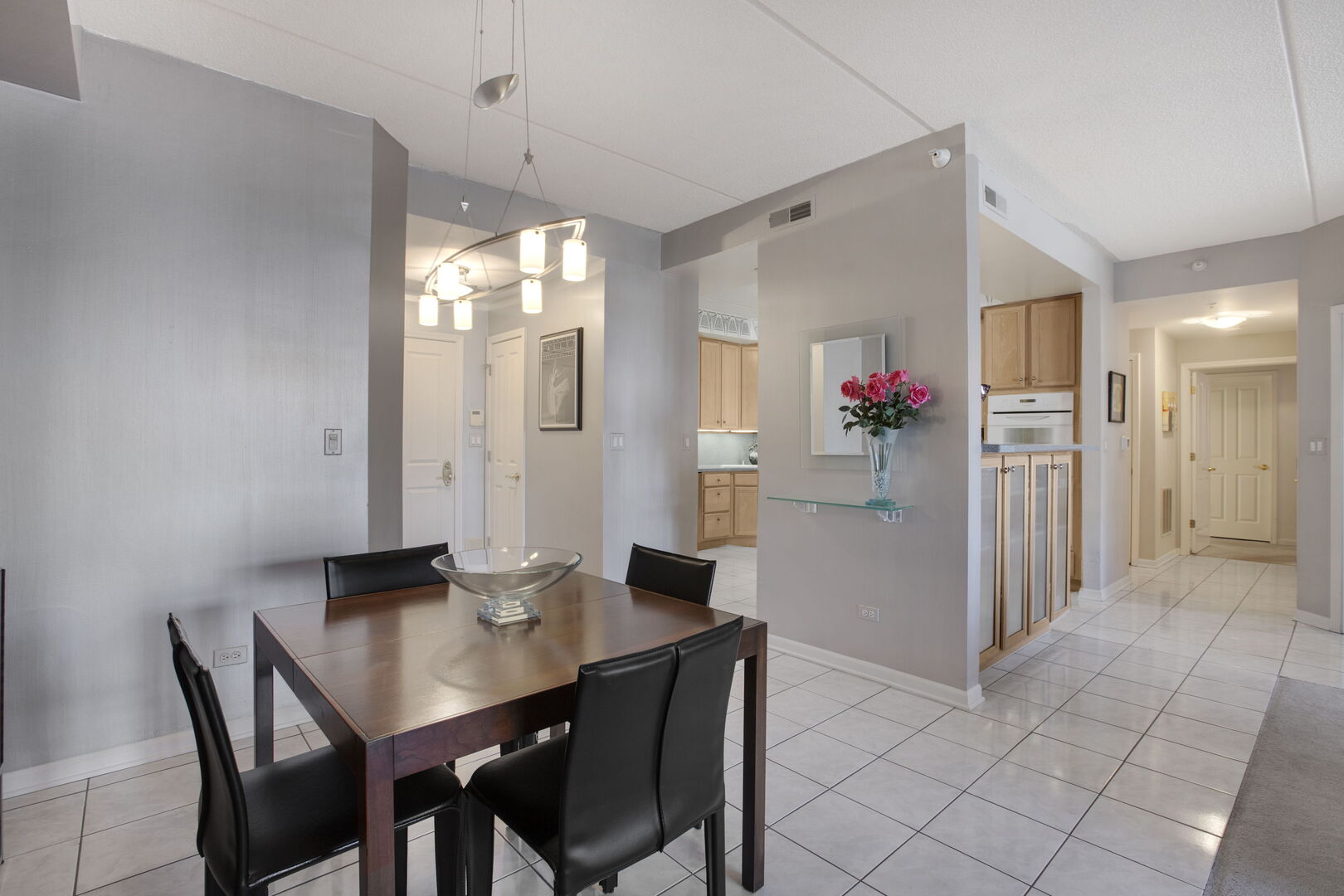 445 Village Green #201, Lincolnshire, IL 60069