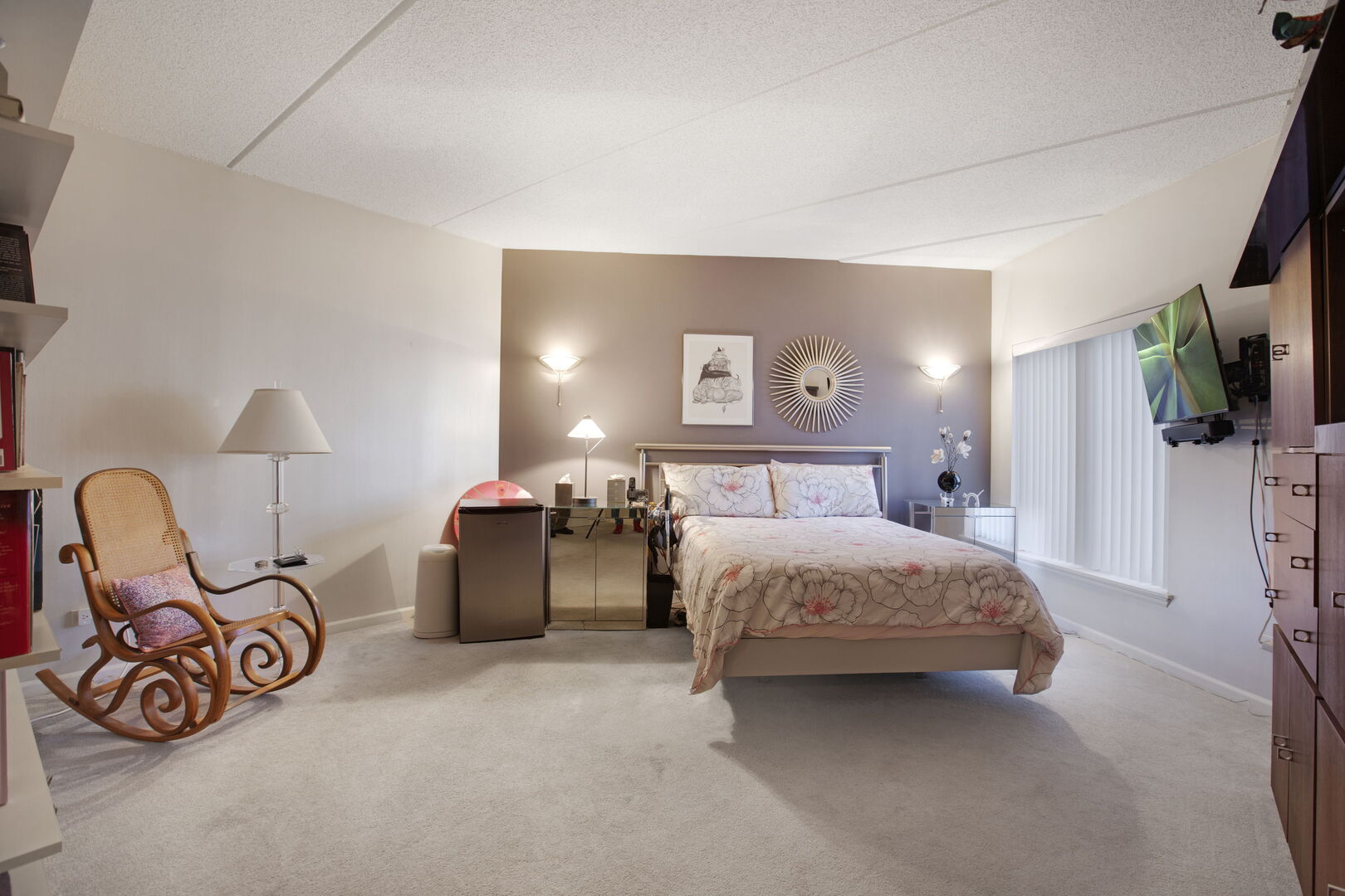 445 Village Green #201, Lincolnshire, IL 60069
