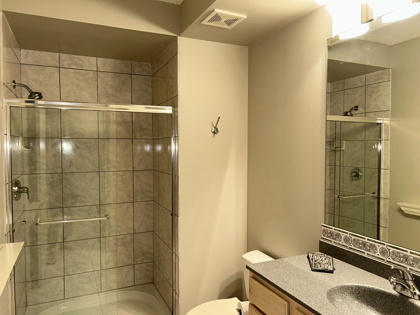 445 Village Green #201, Lincolnshire, IL 60069