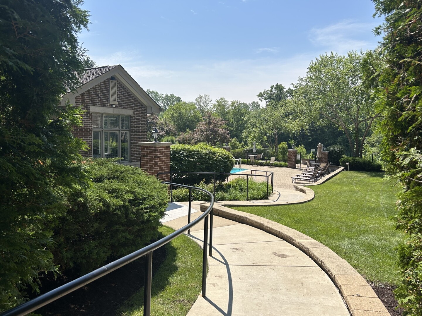 445 Village Green #201, Lincolnshire, IL 60069