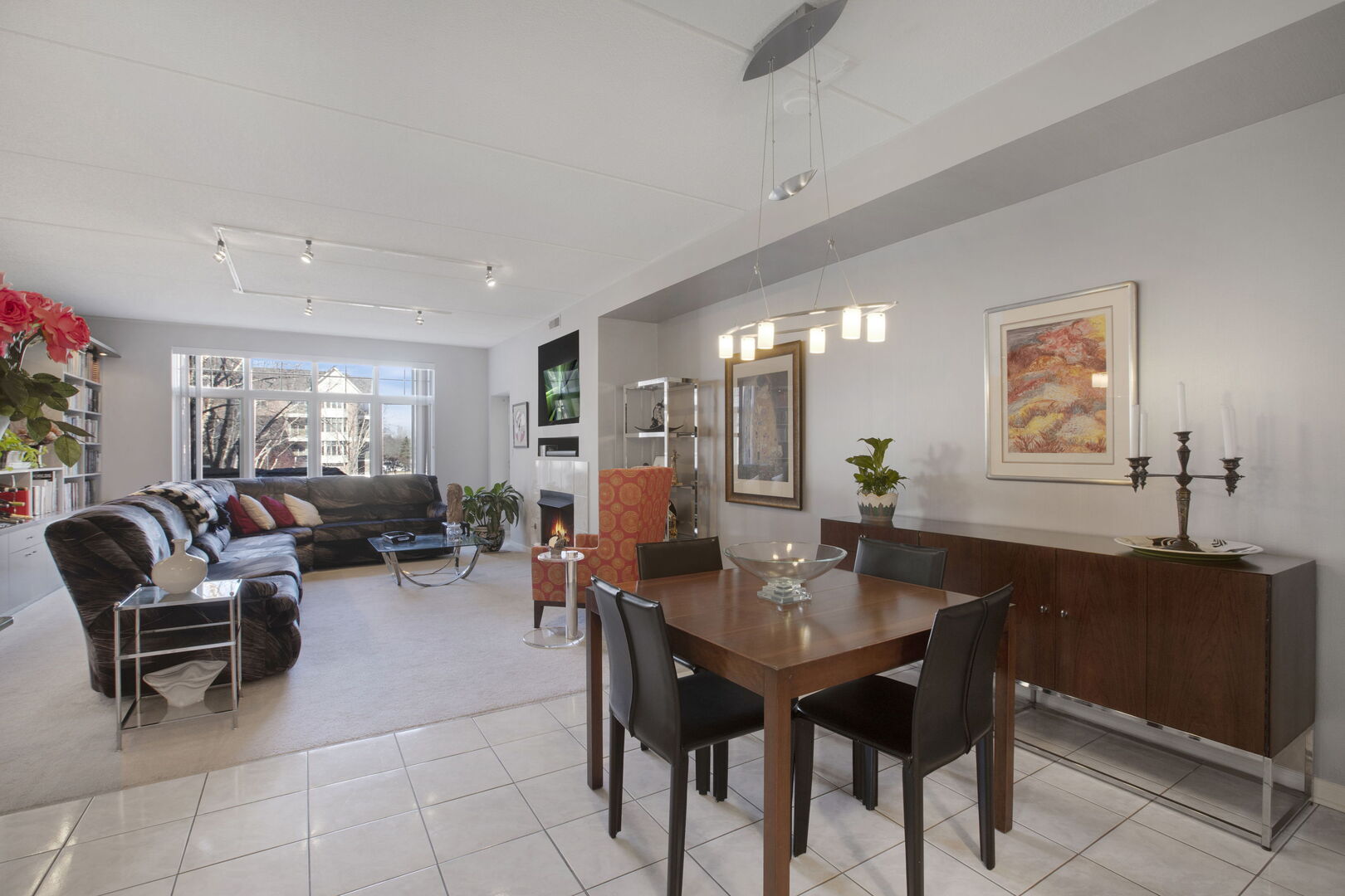 445 Village Green #201, Lincolnshire, IL 60069
