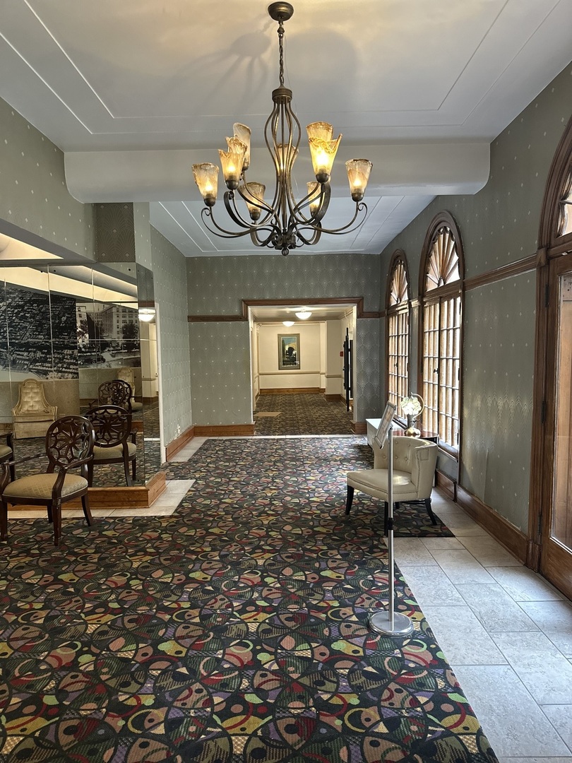 5480 S Cornell Avenue #100, Chicago, IL 60615