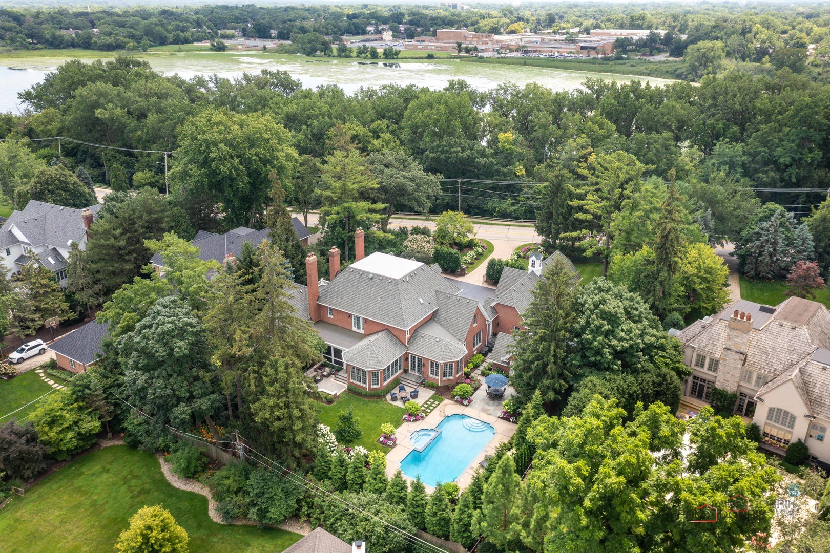 900 Lake Street, Libertyville, IL 60048