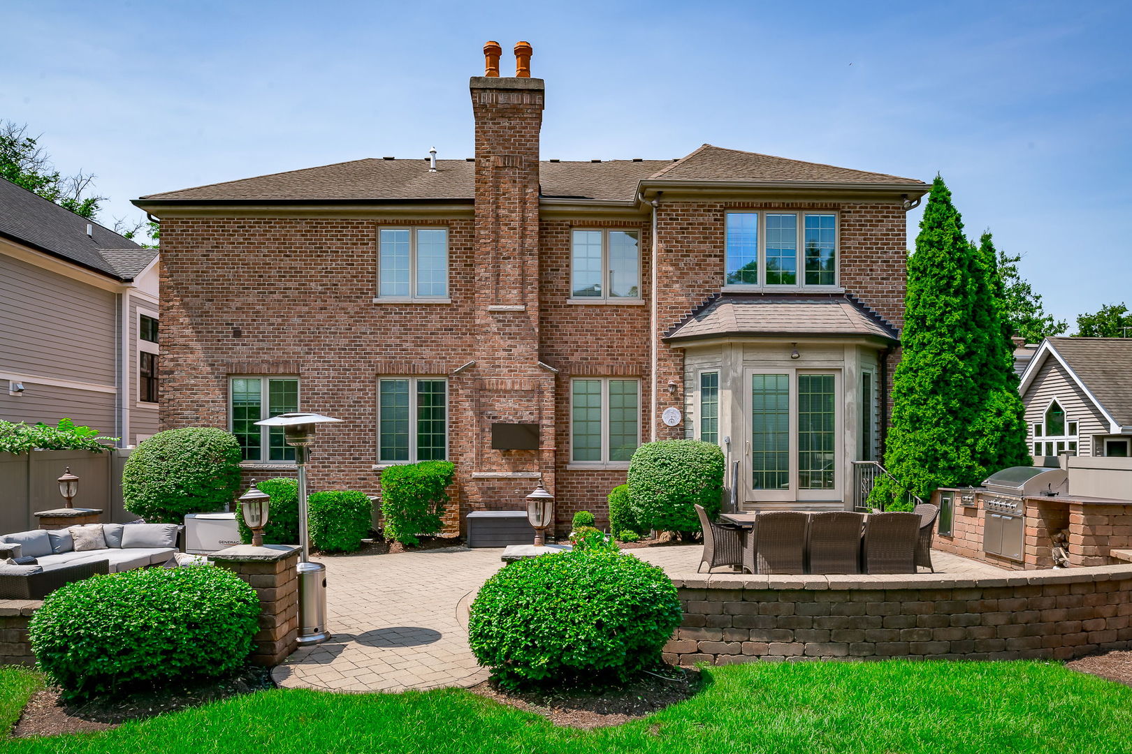 665 S Euclid Avenue, Elmhurst, IL 60126