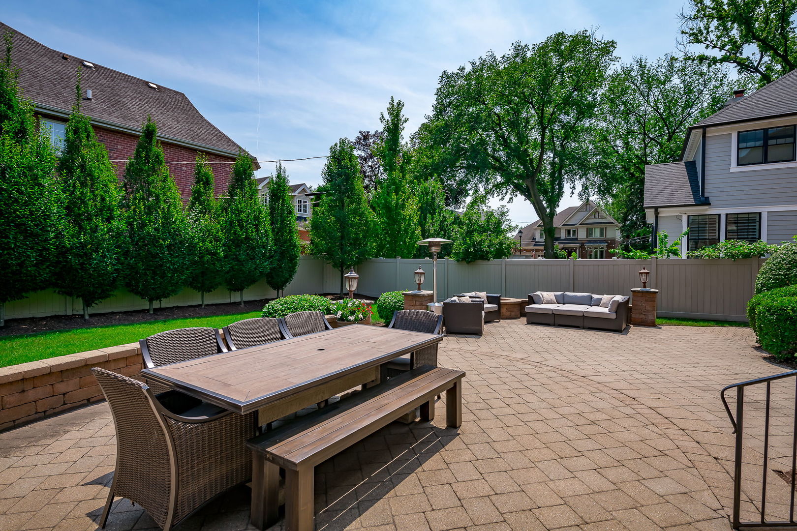 665 S Euclid Avenue, Elmhurst, IL 60126