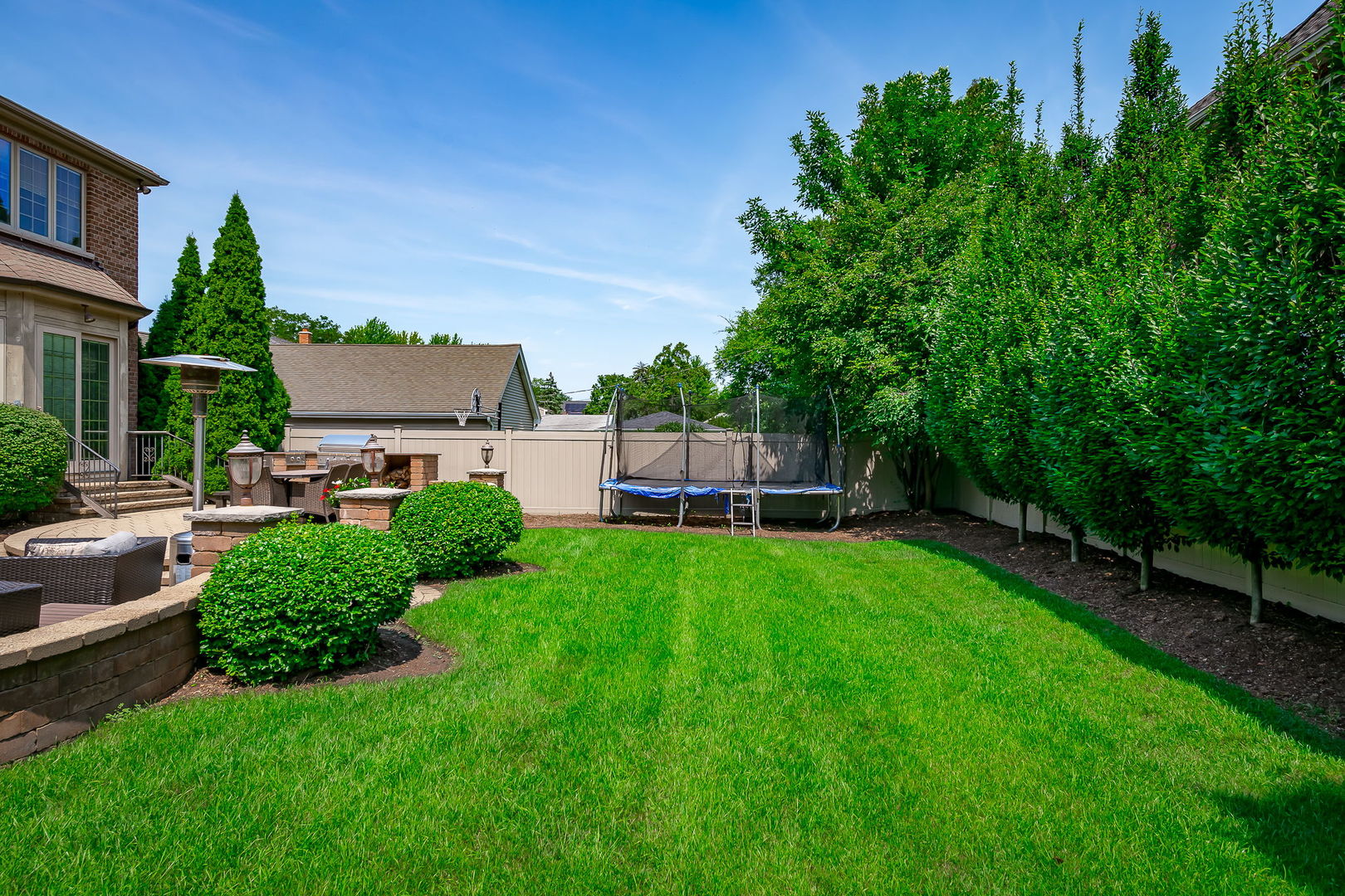 665 S Euclid Avenue, Elmhurst, IL 60126