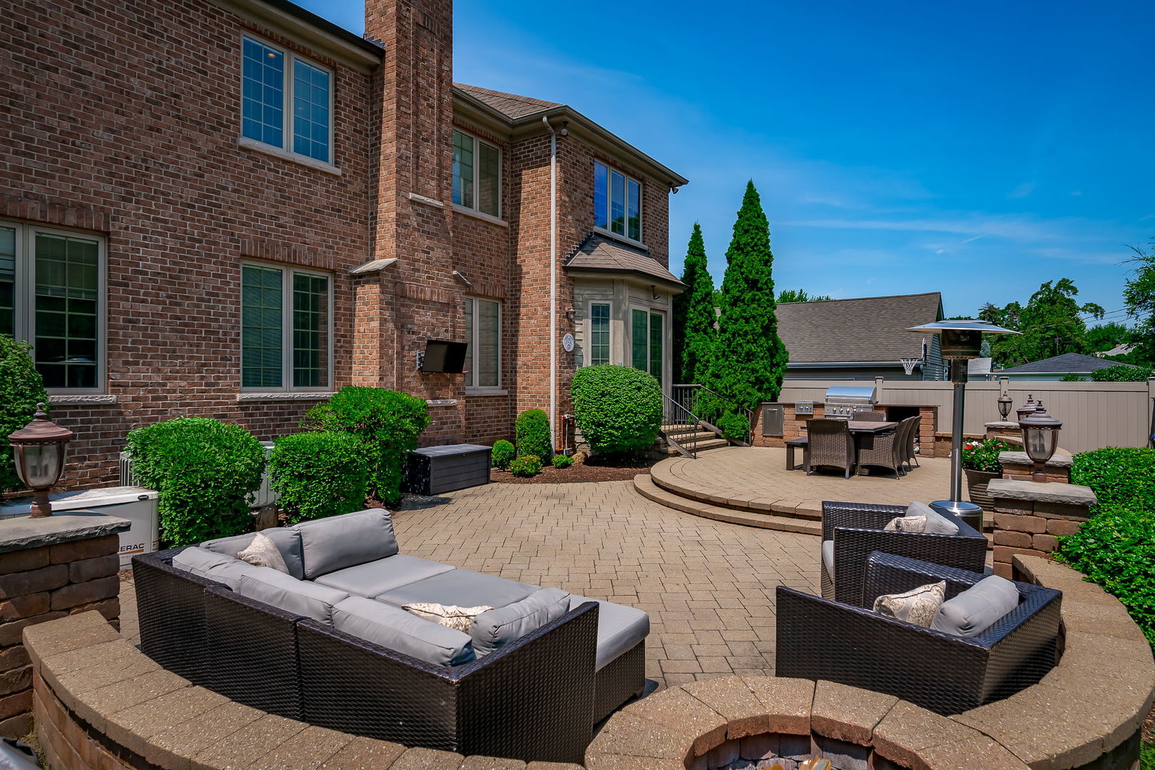 665 S Euclid Avenue, Elmhurst, IL 60126