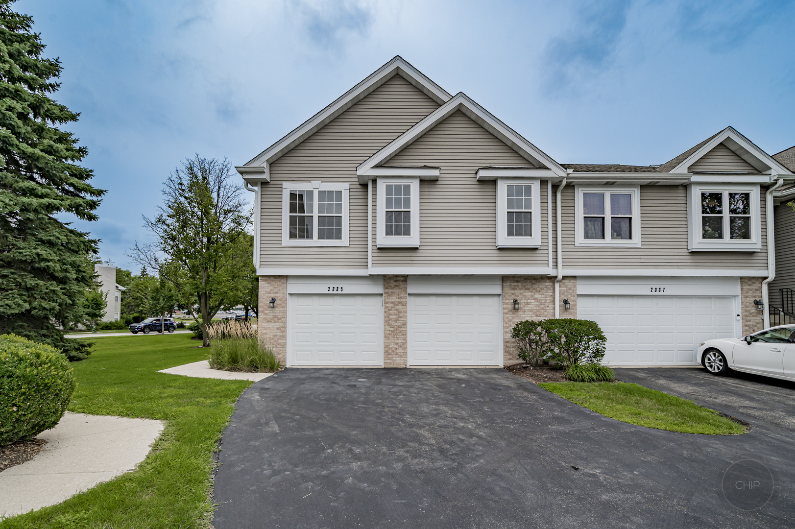 2335 Old George Way, Downers Grove, IL 60515