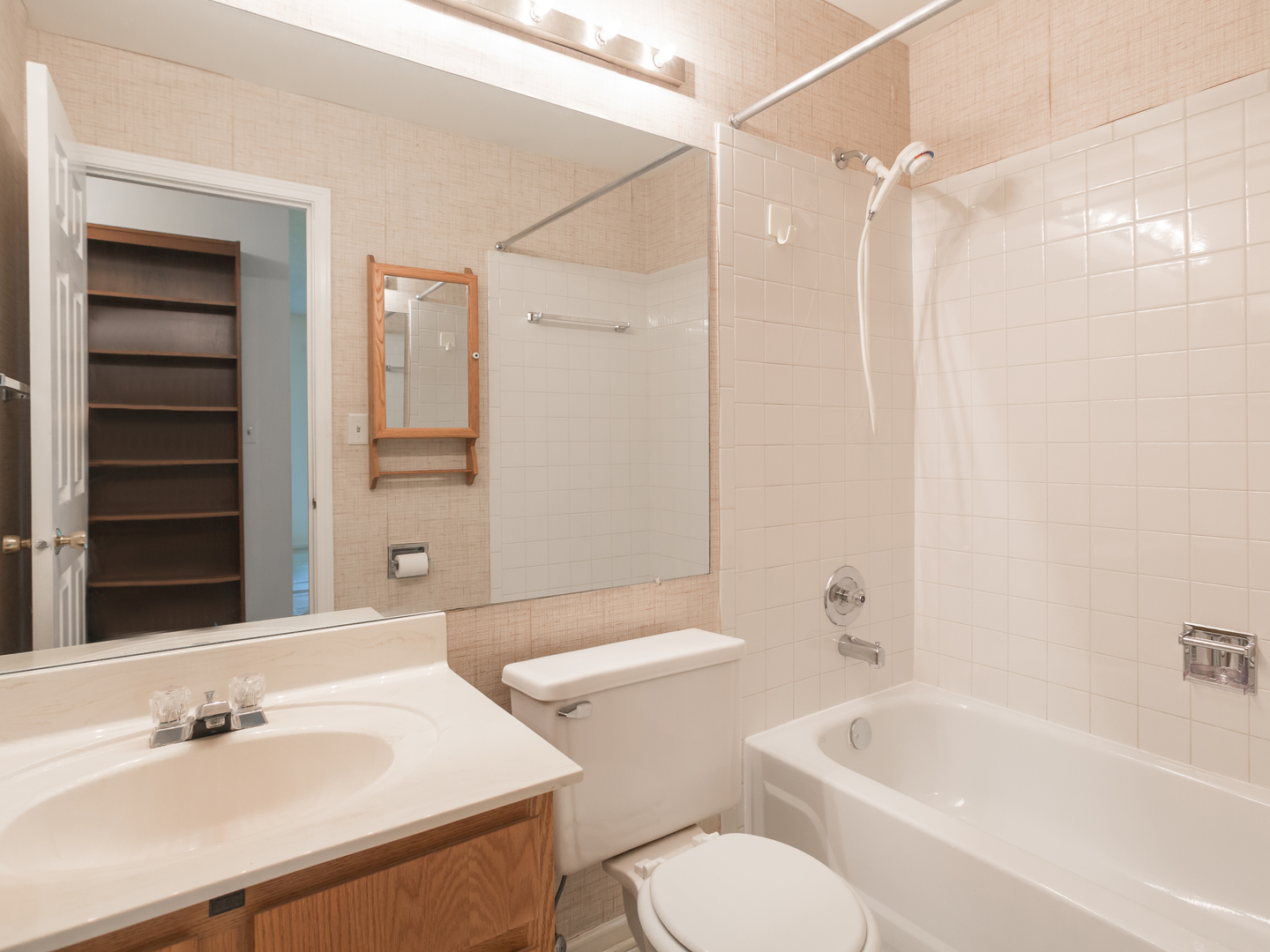 735 Weidner Road #145A1, Buffalo Grove, IL 60089