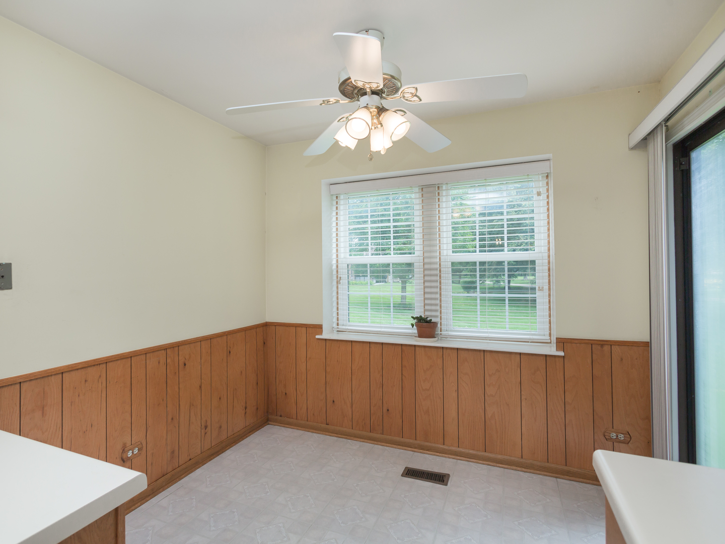 735 Weidner Road #145A1, Buffalo Grove, IL 60089