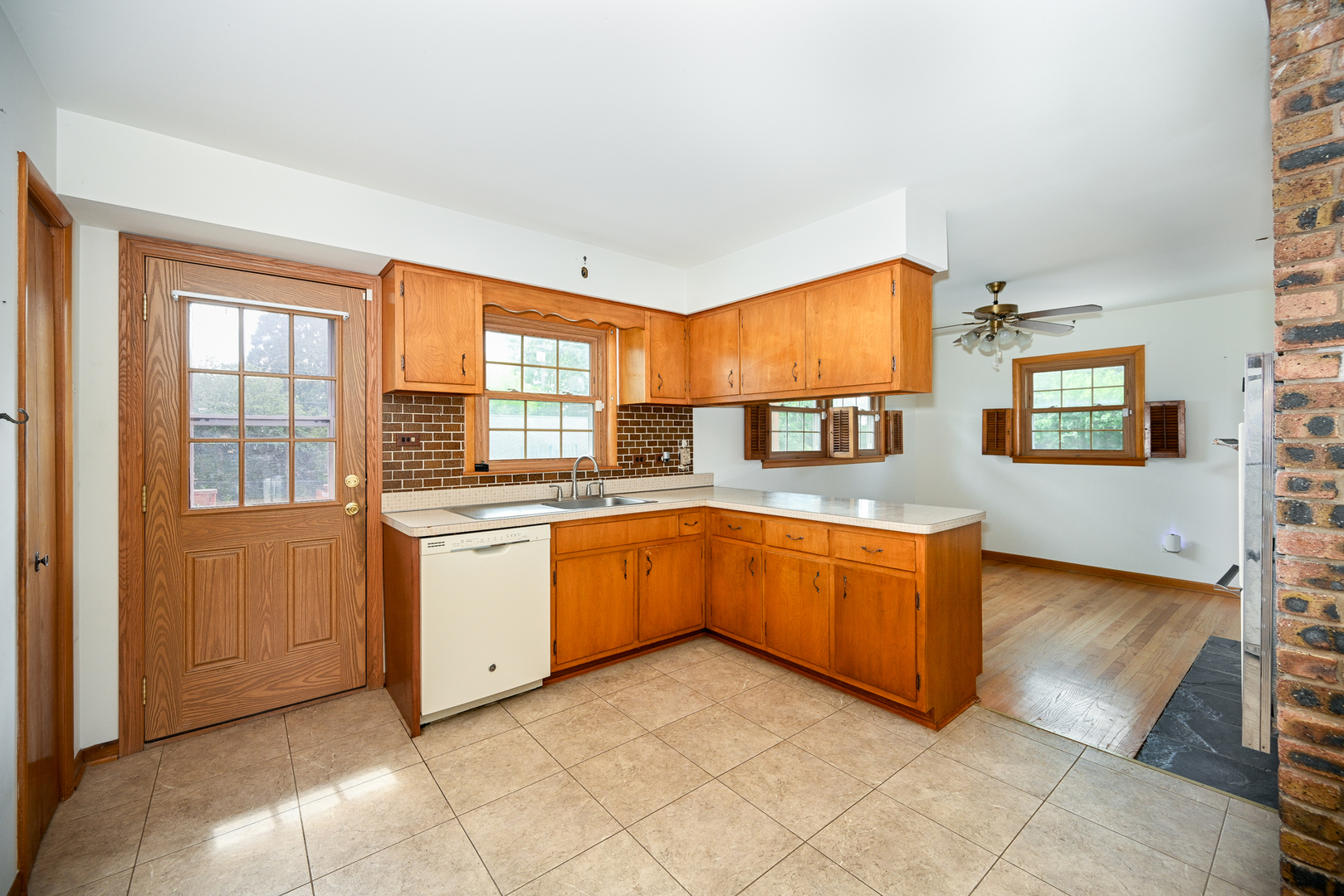 620 Pinecroft Drive, Roselle, IL 60172