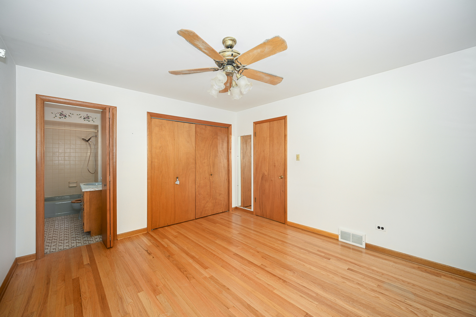 620 Pinecroft Drive, Roselle, IL 60172
