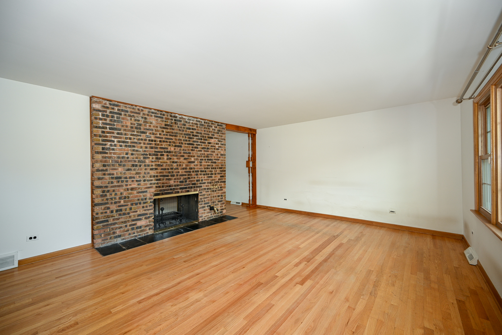 620 Pinecroft Drive, Roselle, IL 60172