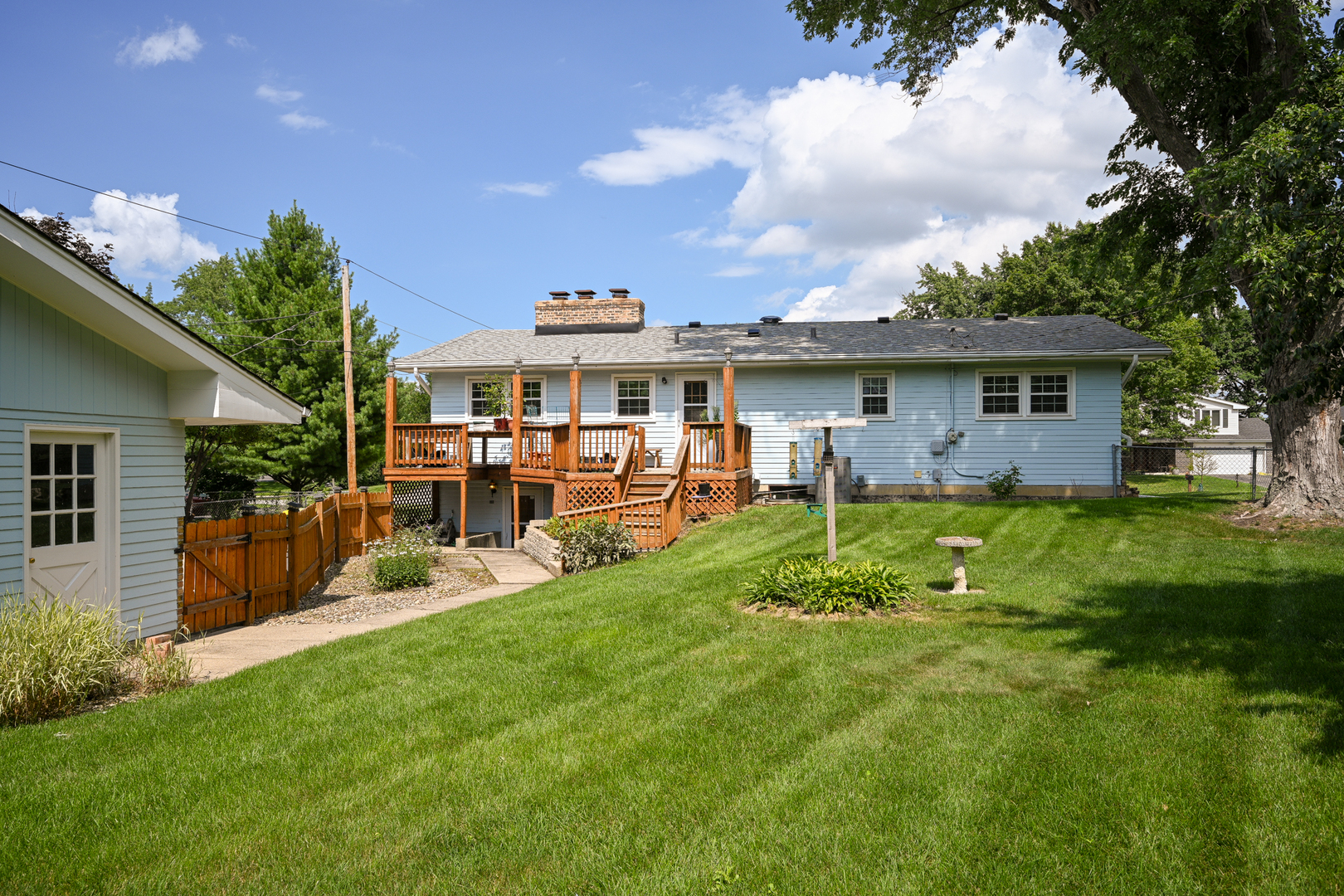 620 Pinecroft Drive, Roselle, IL 60172
